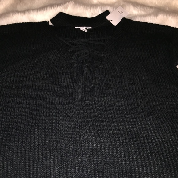 🔥MARKDOWN🔥LACE UP/CHOKER SWEATER - Picture 3 of 4